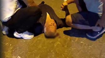 Çıkan kavgada başından yaralandı, kanlar içinde yerde kaldı