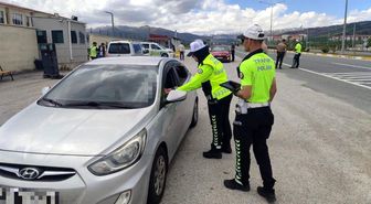Erzincan'da bayram tedbirleri kapsamında sivil otobüs denetimi yapıldı
