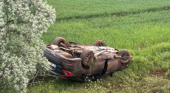 Erzincan'da şarampole devrilen otomobildeki 4 kişi yaralandı