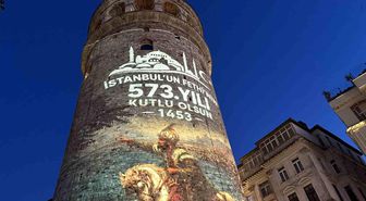Galata Kulesi'nde İstanbul'un fethinin 573. yıl dönümün özel ışık gösterisi