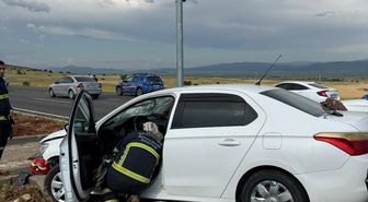 Gaziantep'te çarpışan 2 otomobildeki 6 kişi yaralandı