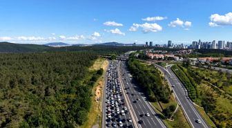 İstanbul'da bayramın üçüncü gününde dönüş trafiği havadan görüntülendi