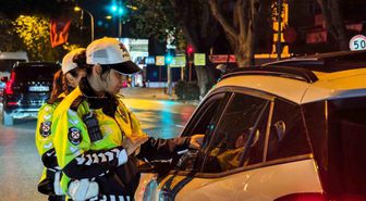 Kadıköy'de polis ekiplerinden bayram denetimi