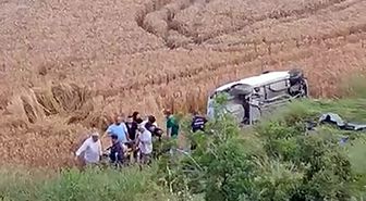 Otomobil şarampole devrildi: 1 ölü, 1 yaralı