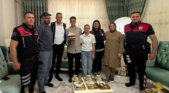 Şehit oğluna doğum günü sürprizi
