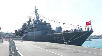 TCG Fatih, Sarayburnu Limanı'nda ziyarete açıldı
