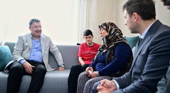 Vali Yılmaz, engelli Mehmet Doğan ve ailesini ziyaret etti