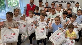 WEFA gönüllüleri Arnavutluk'ta 350 yetim çocuğa yardımda bulundu