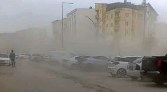 Yüksekova'da şiddetli rüzgar