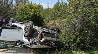 Afyonkarahisar'da otomobilin devrilmesi sonucu 4 kişi yaralandı