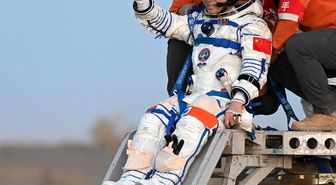 Albüm: Çin'in Shenzhou-21 Astronotları 210 Günlük Rekor Görevin Ardından Dünya'ya Döndü