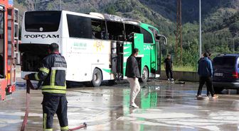 Amasya'da otobüs terminalinde park halindeki yolcu otobüsü yandı