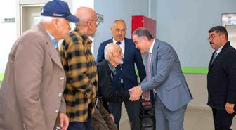 Bayburt huzurevi sakinlerine bayram ziyareti