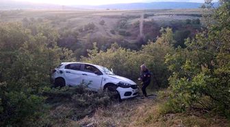 Bingöl'de otomobil şarampole yuvarlandı