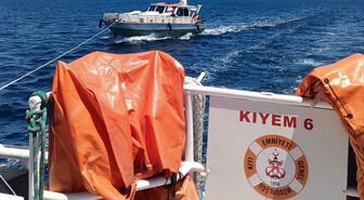 Bodrum'da makine arızası nedeniyle sürüklenen teknedeki 3 kişi kurtarıldı