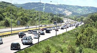 Bolu geçişinde trafik durma noktasına geldi
