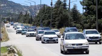 Burdur-Ankara yolunda 'tatil dönüşü' trafiği