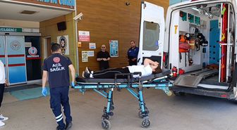 Bursa'da triportör devrildi; 1'i çocuk 3 yaralı