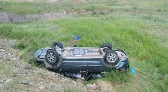 Çorum'da şarampole devrilen otomobildeki aynı aileden 4 kişi yaralandı