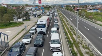 D-100 kara yolunun Çankırı kesiminde bayram dönüşü trafik yoğunluğu sürüyor