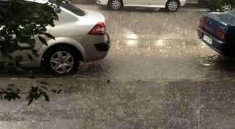 Erzincan'da dolu ve heyelan ulaşımı olumsuz etkiledi