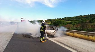 Gaziantep'te seyir halindeki otomobil yandı