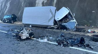 Giresun'da kamyonet ile otomobilin çarpıştığı kazada 6 kişi yaralandı