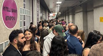 Kanye West'in İstanbul konseri öncesi metroda izdiham yaşandı