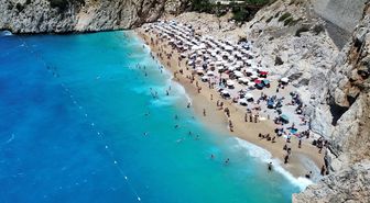 Kaş'taki Kaputaş'ın Avrupa'daki en iyi 10 plaj listesine girmesi turizmcileri sevindirdi