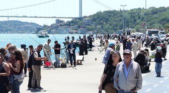 Kurban Bayramı'nın son gününde sıcak havayı fırsat bilenler sahillere akın etti
