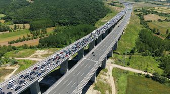 Kuzey Marmara Otoyolu'nda Kurban Bayramı tatili dönüşünde trafik yoğunluğu