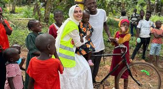 Mucizevi Eller gönüllüleri, Uganda'da kurban kesti, çocuklara yardım götürdü