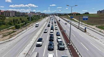 Tatilciler dönüş yolunda: 43 ilin bağlantı noktasında trafik yoğunluğu arttı