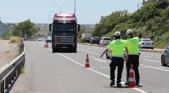 Tekirdağ'da bayram trafiği nedeniyle ağır tonajlı araçlar için İstanbul yönü kısıtlaması