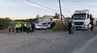 Tekirdağ'da midibüsle hafif ticari aracın çarpıştığı kazada 1 kişi öldü