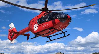 Tunceli'de ayı saldırısında yaralanan kişi ambulans helikopterle hastaneye ulaştırıldı