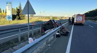 Uşak'ta feci kazada 1 kişi hayatını kaybederken, 2 kişi yaralandı