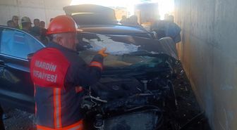 Diyarbakır'da alt geçidin duvarına çarpan SUV tipi araçtaki 5 kişi yaralandı
