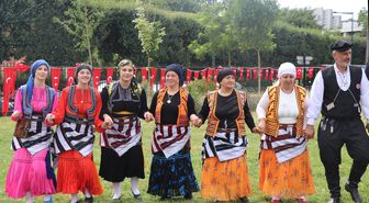 Fransa'da 10. Paris Karadeniz Yayla Festivali düzenlendi