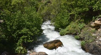 Gümüşhane'deki Tomara Şelalesi ziyaretçilerini ağırlıyor