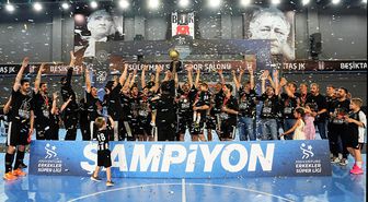 Hentbolda şampiyon Beşiktaş, kupasına kavuştu