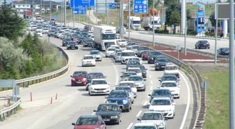 'Kilit kavşak' Kırıkkale'de bayram dönüşü trafiği