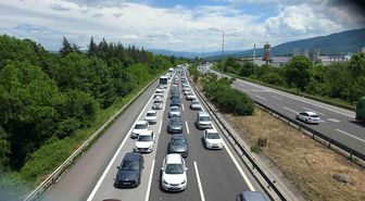 Kurban Bayramı tatilinin son gününde Düzce'de trafik durma noktasına geldi
