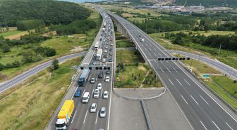 Kuzey Marmara Otoyolu Kocaeli geçişinde tatil dönüşü yoğunluğu