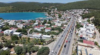 Muğla'daki kara yollarında tatilcilerin bayram dönüşü yoğunluğu sürüyor