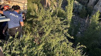 Nevşehir'de dere yatağına düşerek ağaçta asılı kalan zihinsel engelli kişi kurtarıldı