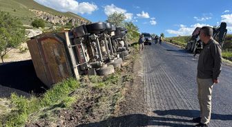 Nevşehir'de devrilen kamyonun sürücüsü yaralandı
