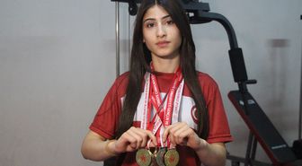 Türkiye Bilek Güreşi Şampiyonu Sümeyye, gözünü Avrupa'daki madalyalara dikti