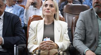 Akçakoca'da görevden uzaklaştırılan belediye başkanının yerine AK Parti'li Meclis Üyesi Ünal vekil seçildi