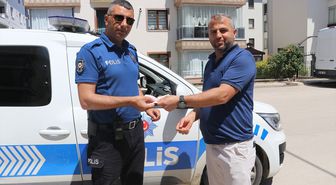 Amasya'da bir vatandaş yolda bulduğu parayı polise teslim etti
